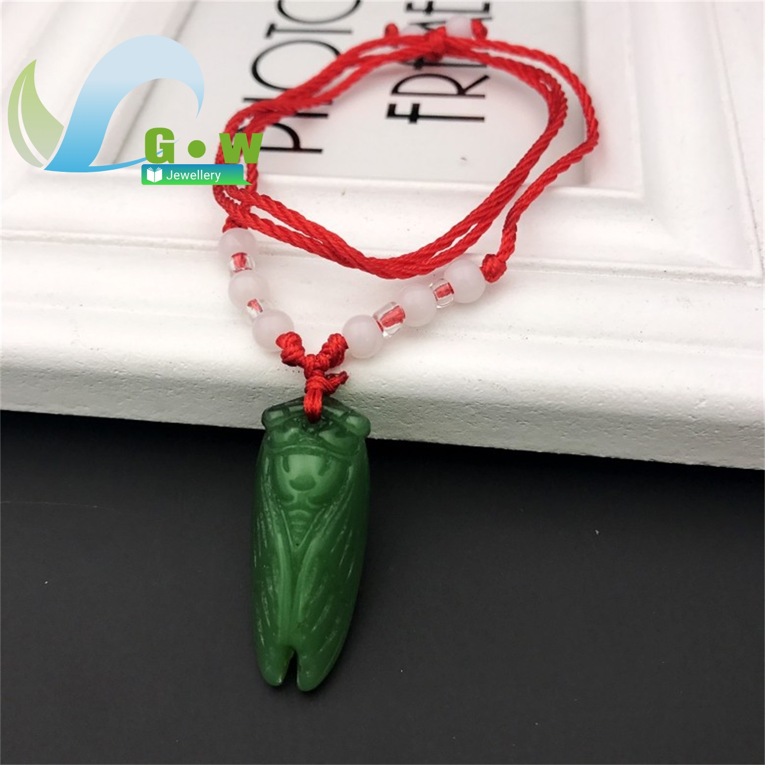 Cicada and Fox Glass Pendant N - Ethnic Fashion Meaning avis et prix