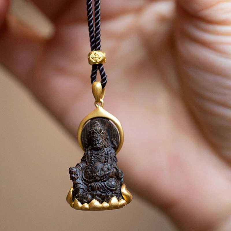 The Yellow Wealth God pendant  - Ethnic Fashion Meaning avis et prix