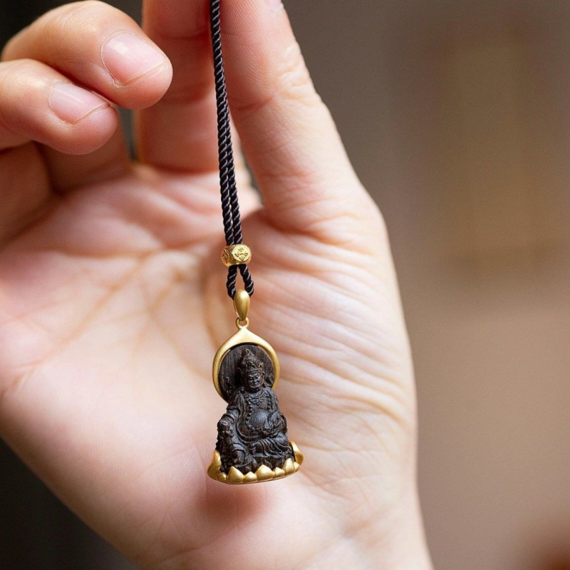 The Yellow Wealth God pendant  - Ethnic Fashion Meaning avis et prix
